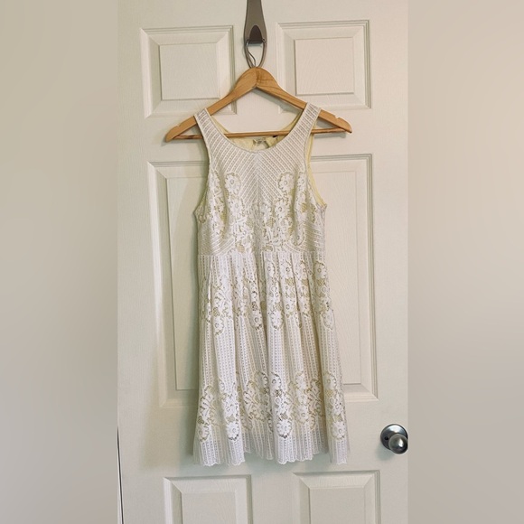 🎉HP🎉 Floral , lacey ROCCO dress - Picture 3 of 13